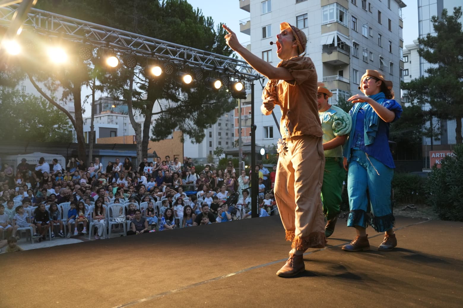 Kadıköy’de yaz boyu çocuklara tiyatro keyfi